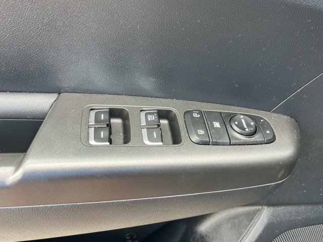 Vehicle image 31 of 45