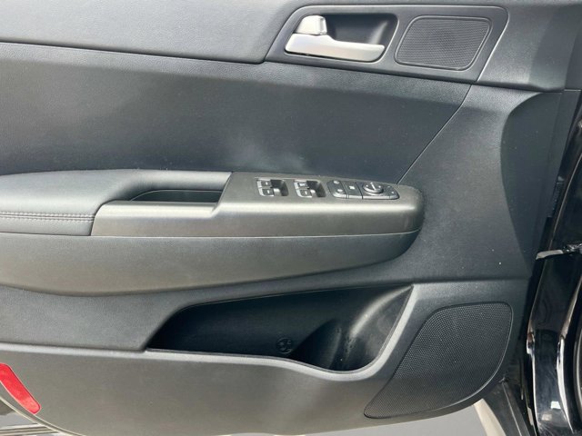 Vehicle image 25 of 45