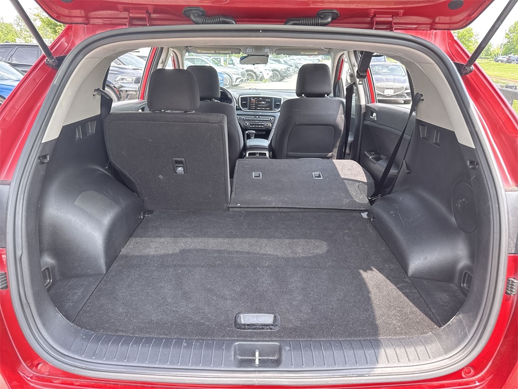 Vehicle image 10 of 31