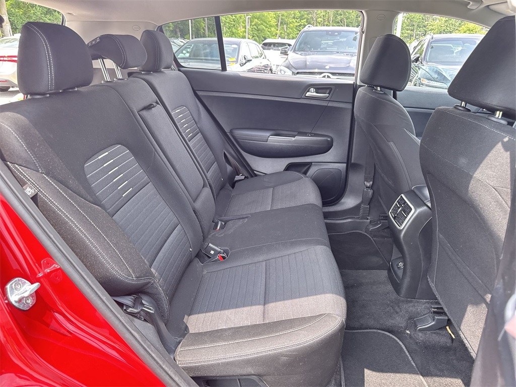 Vehicle image 13 of 31