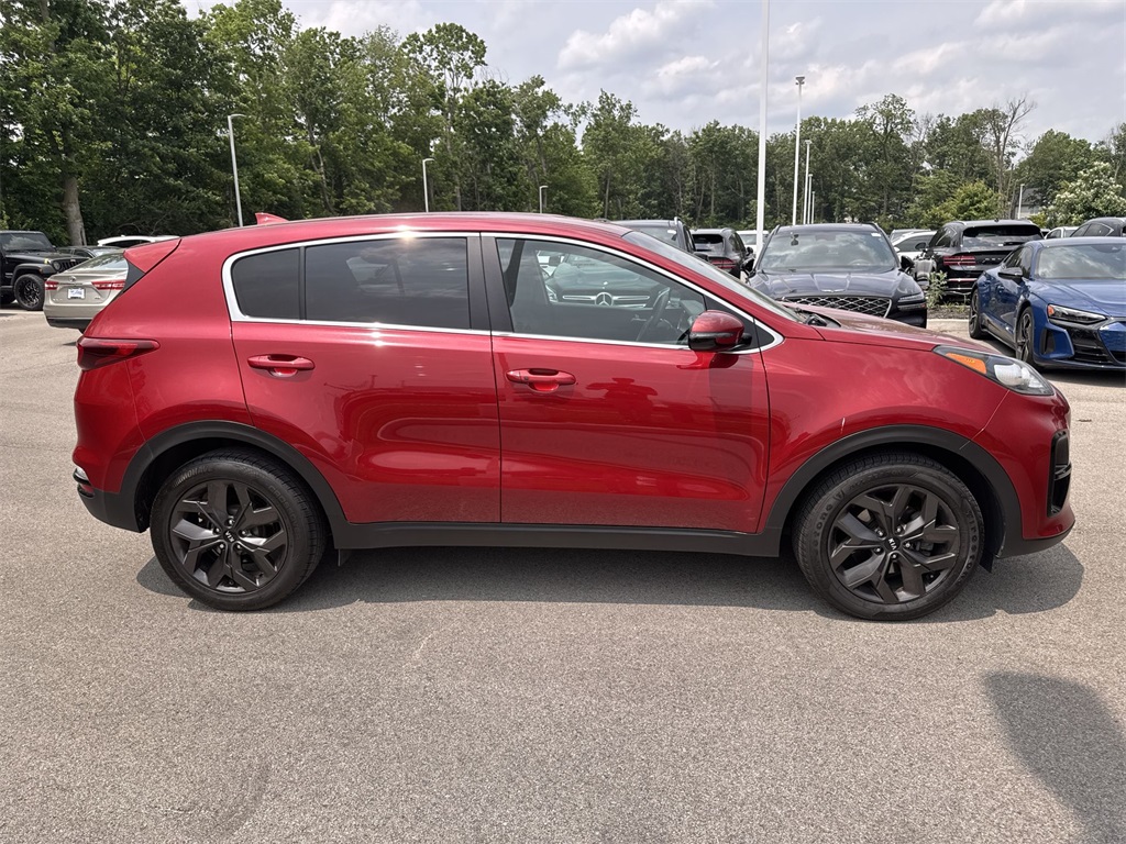 Vehicle image 4 of 31