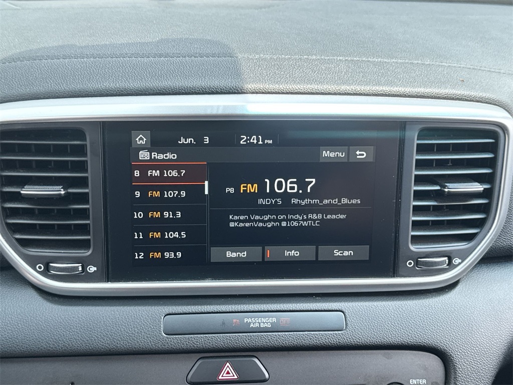 Vehicle image 21 of 31