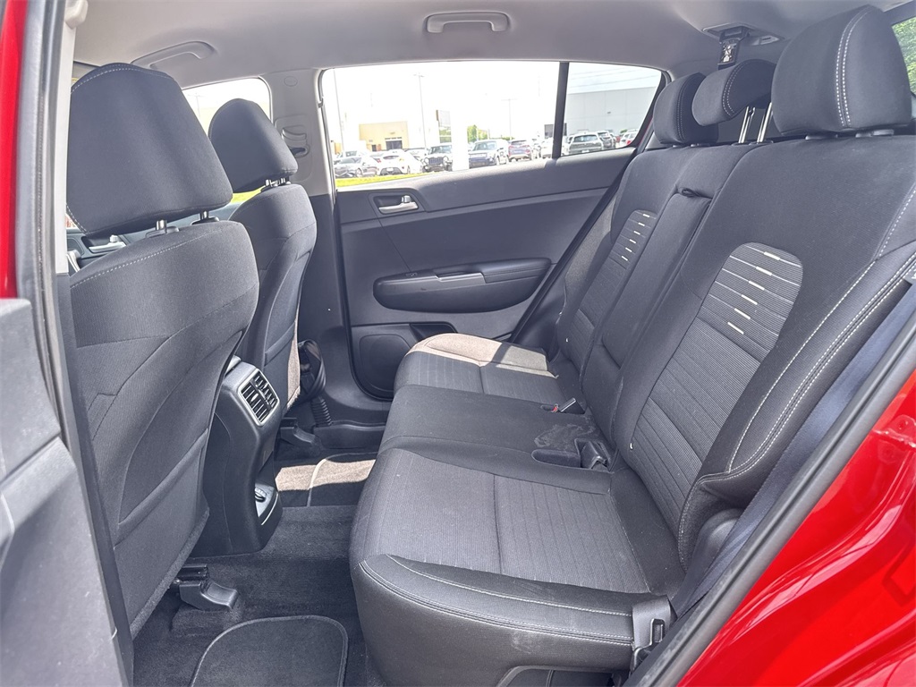 Vehicle image 15 of 31