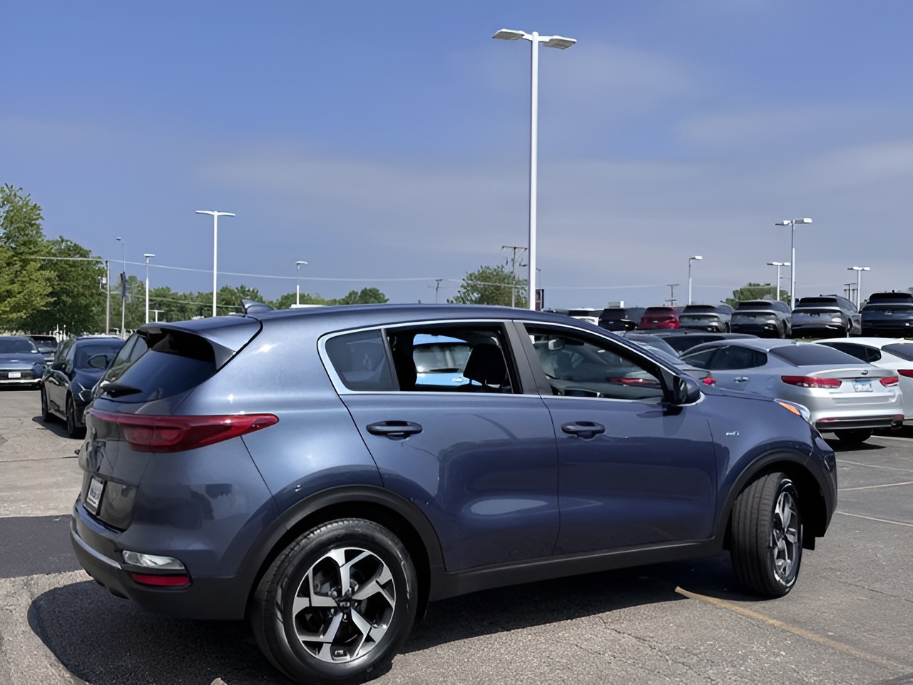 Vehicle image 44 of 47