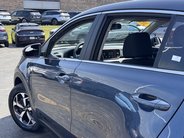 Vehicle image 35 of 47
