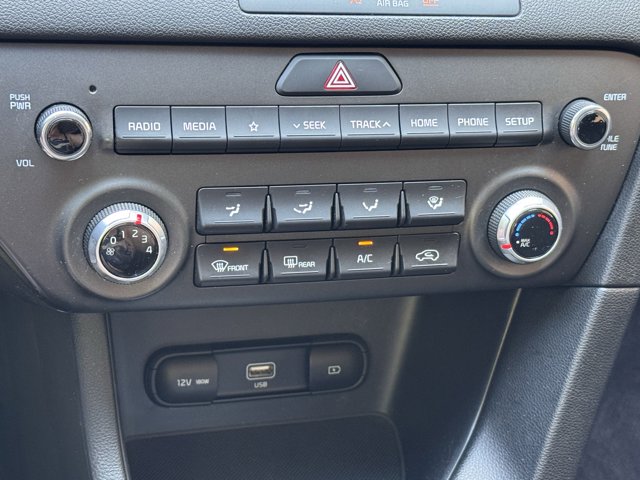 Vehicle image 27 of 47