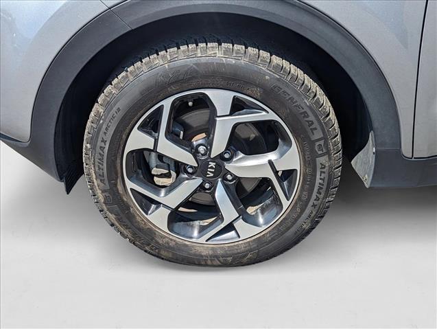 Vehicle image 10 of 24