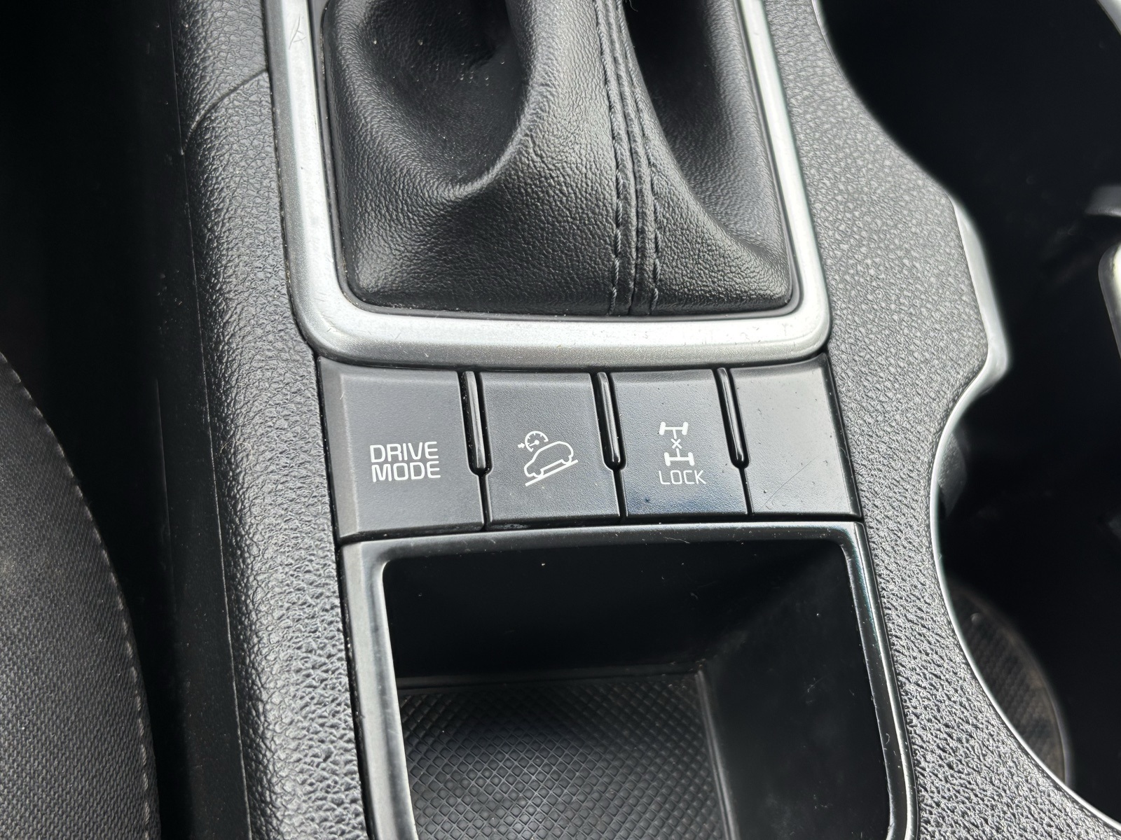 Vehicle image 21 of 25
