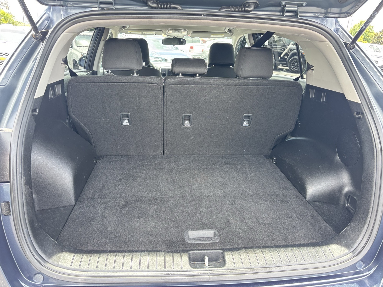 Vehicle image 8 of 25