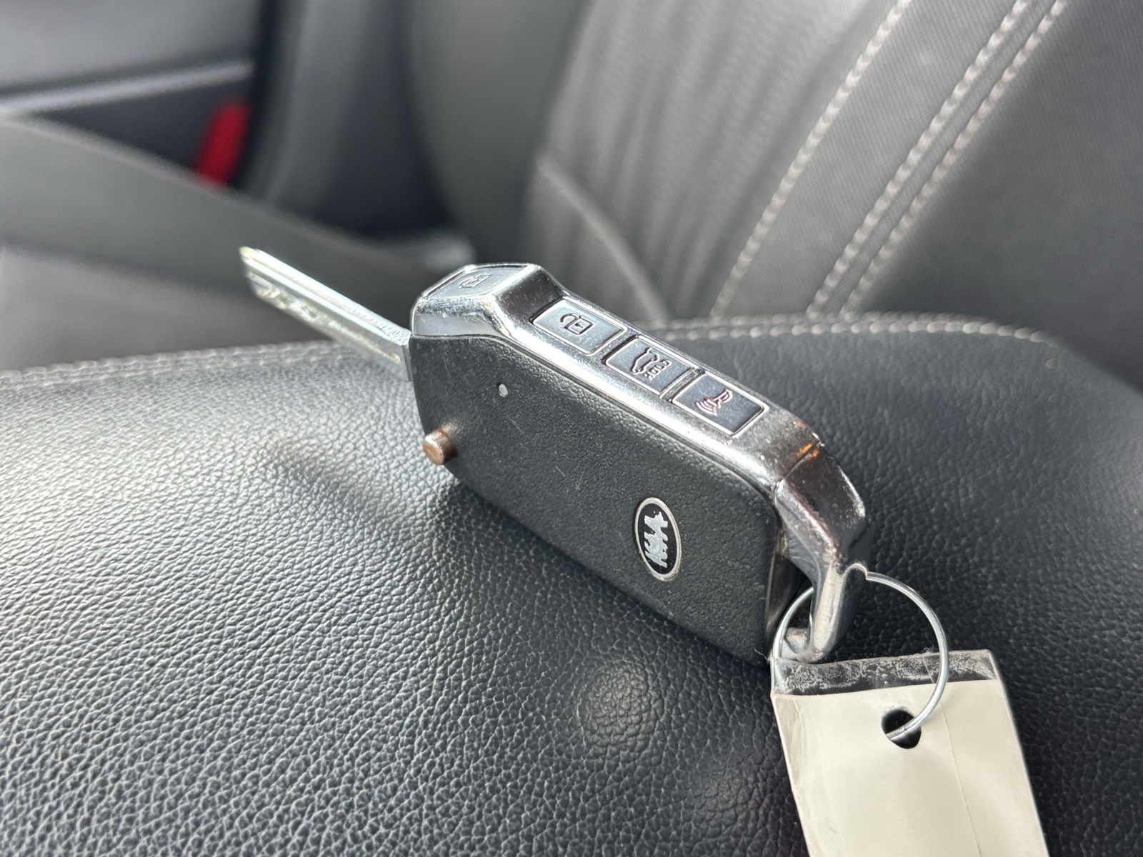 Vehicle image 19 of 25