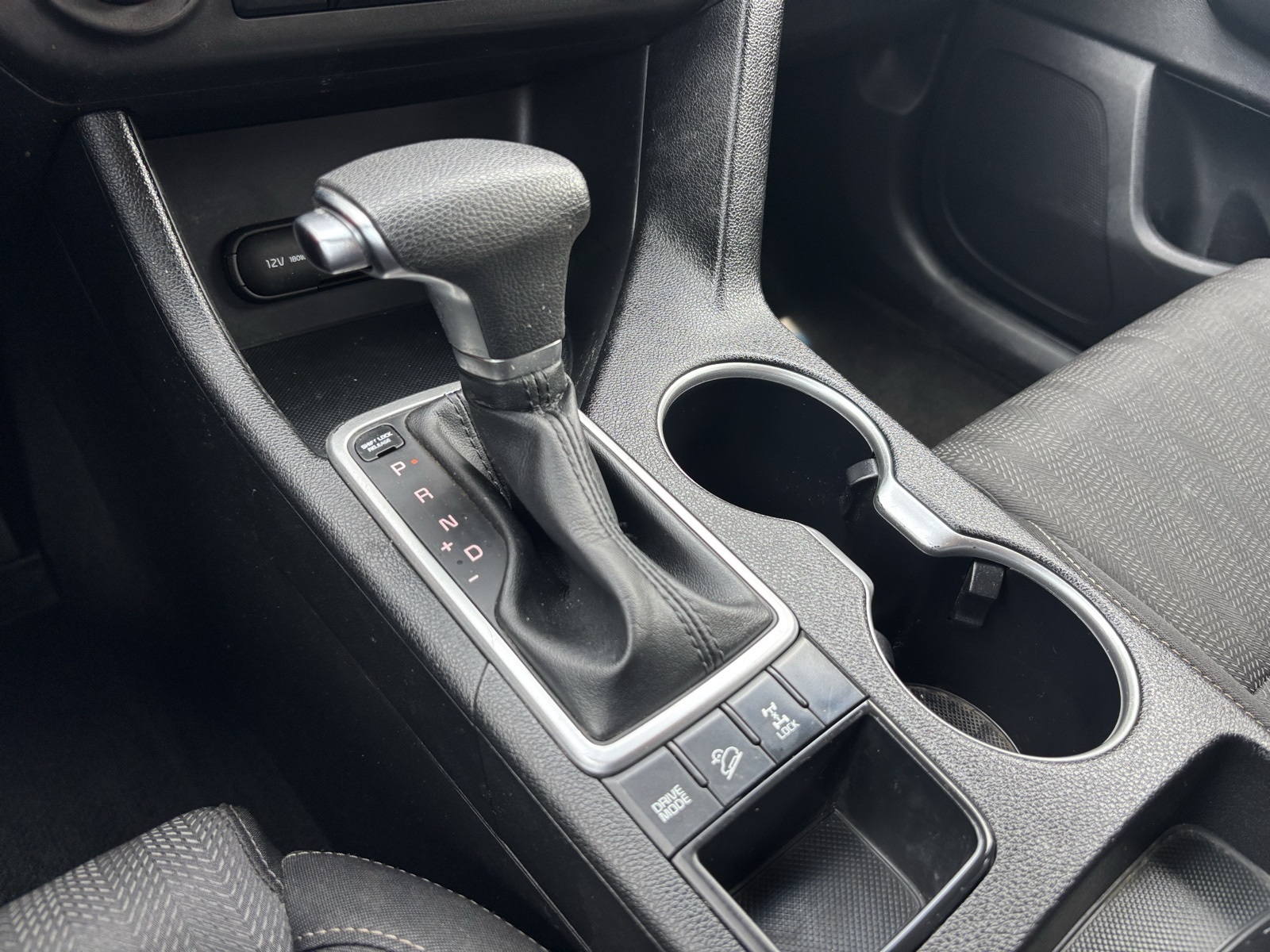 Vehicle image 16 of 25