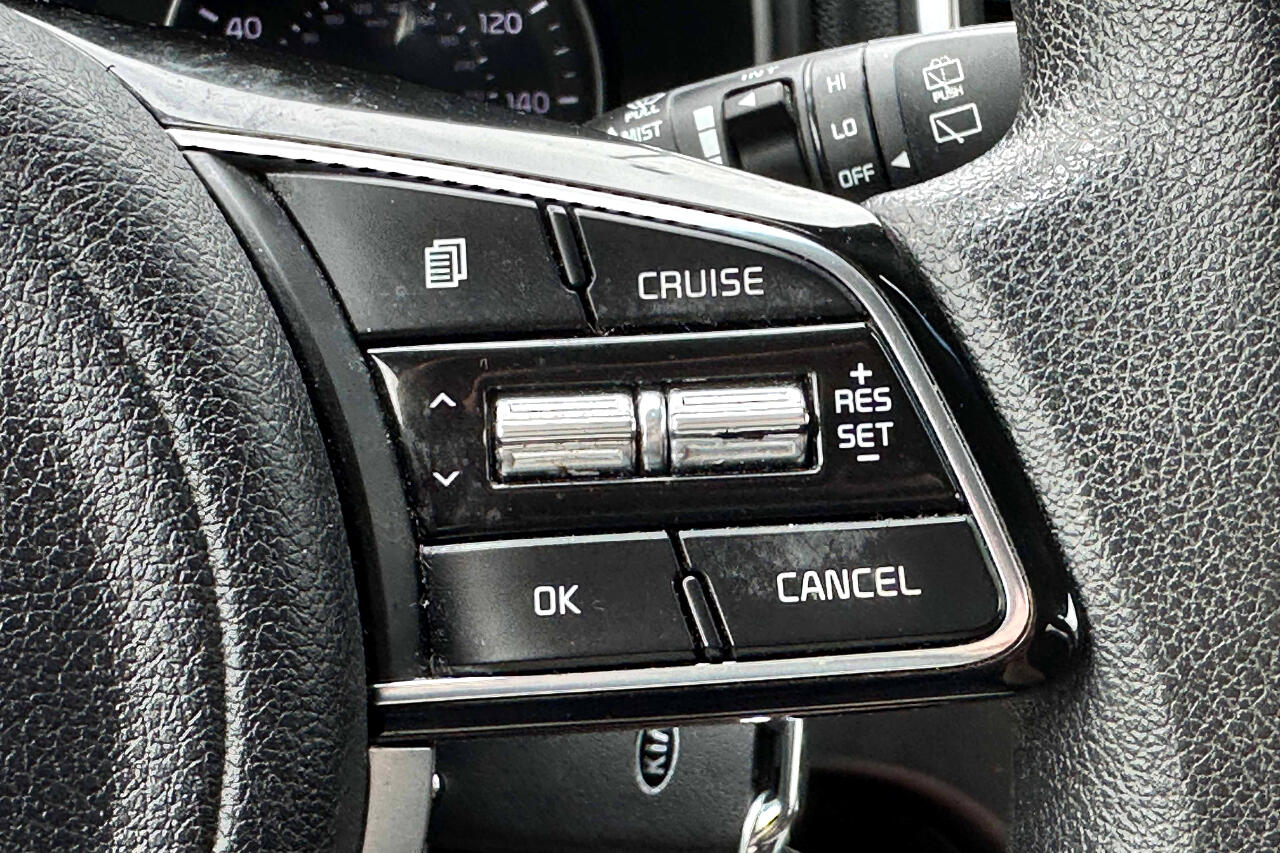 Vehicle image 21 of 24