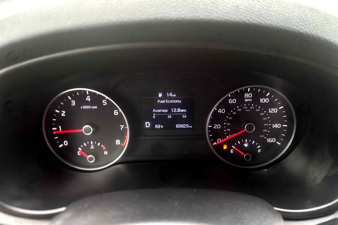 Vehicle image 19 of 24
