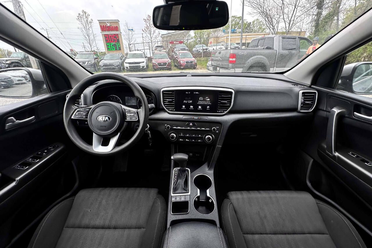 Vehicle image 11 of 24