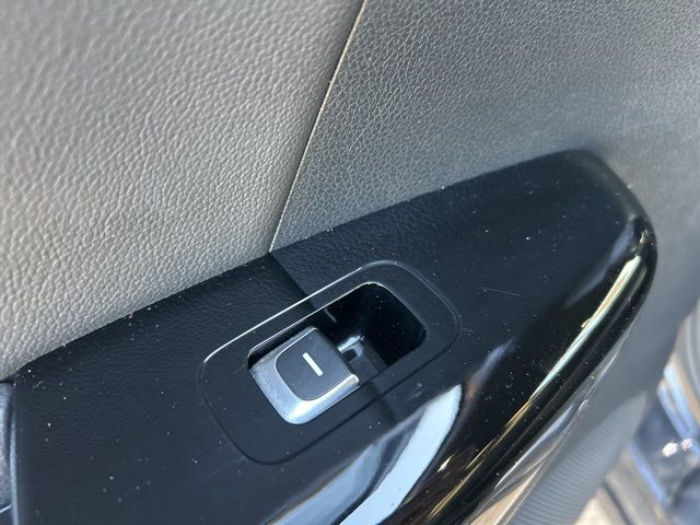 Vehicle image 40 of 56