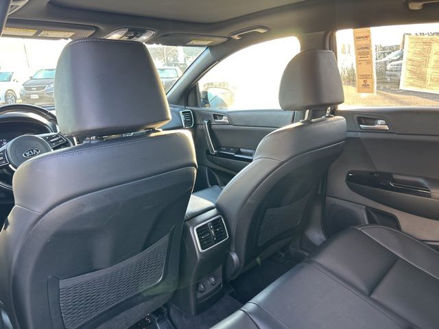 Vehicle image 41 of 56