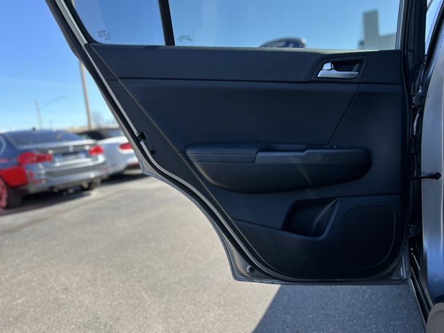 Vehicle image 28 of 48