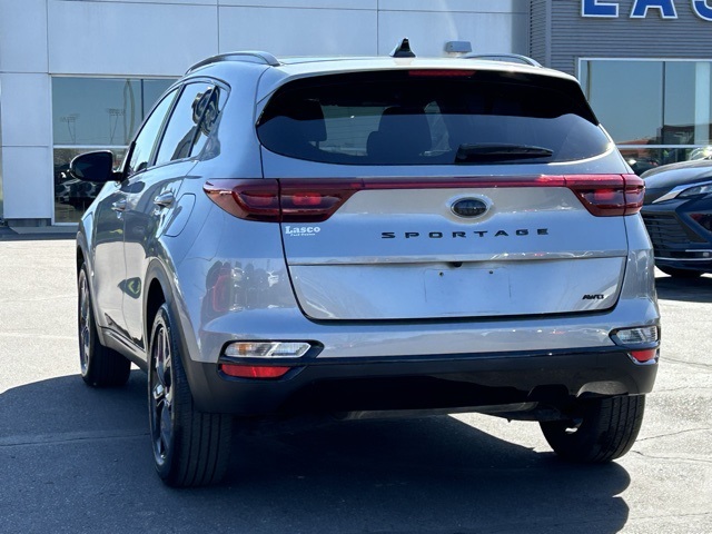 Vehicle image 13 of 48