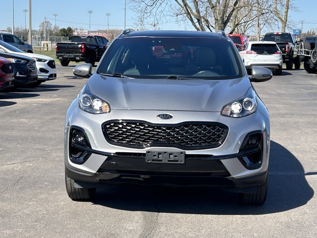 Vehicle image 4 of 48