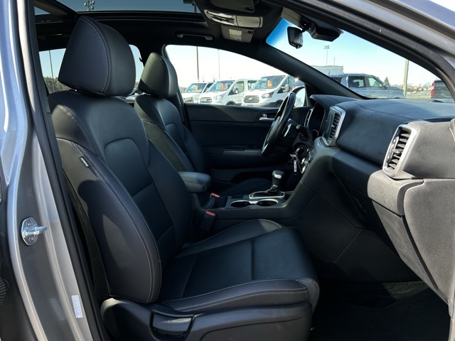 Vehicle image 31 of 48