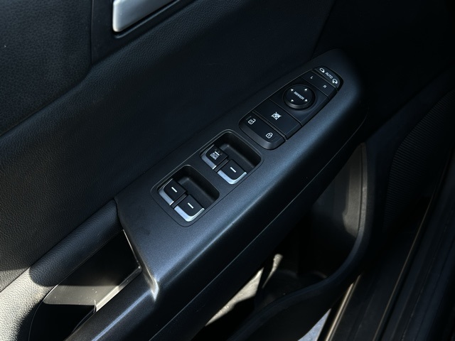 Vehicle image 25 of 48