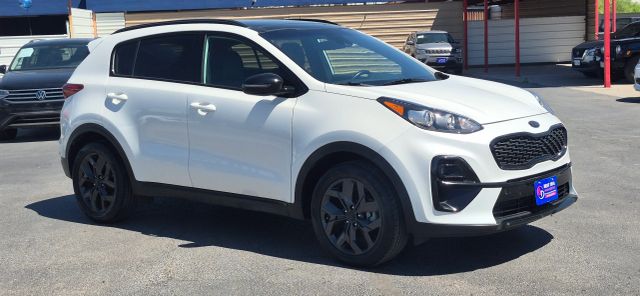 2022 Kia Sportage Nightfall Image 2 of 17