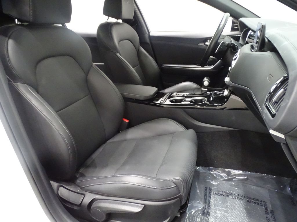 Vehicle image 10 of 39