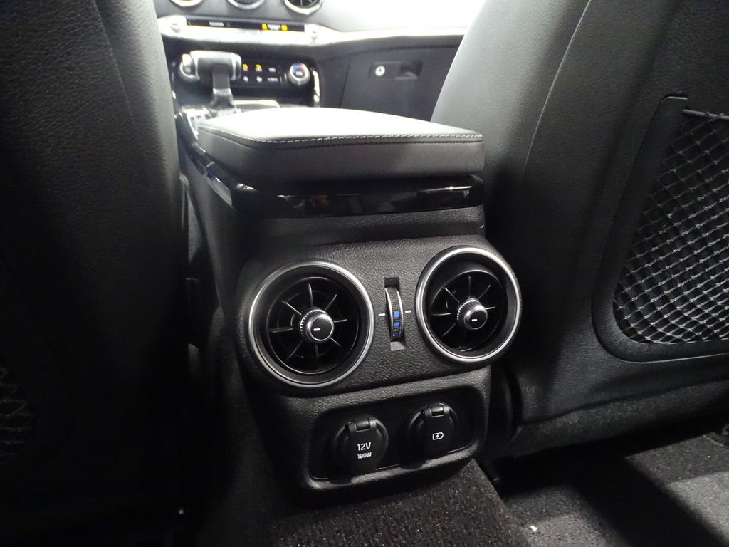 Vehicle image 29 of 39