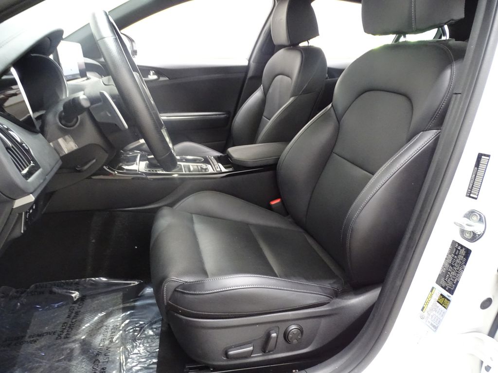 Vehicle image 9 of 39