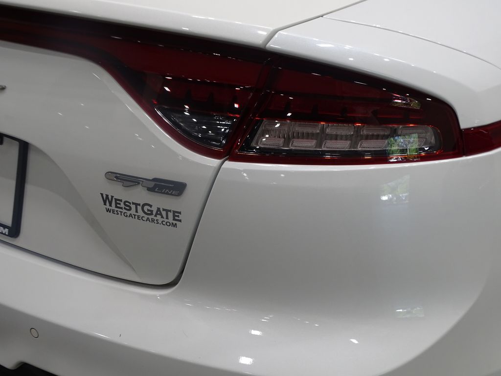 Vehicle image 33 of 39