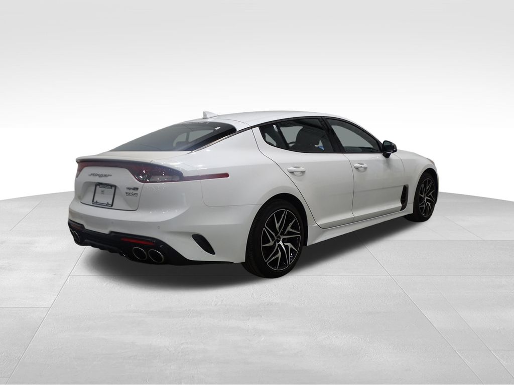 Vehicle image 4 of 39