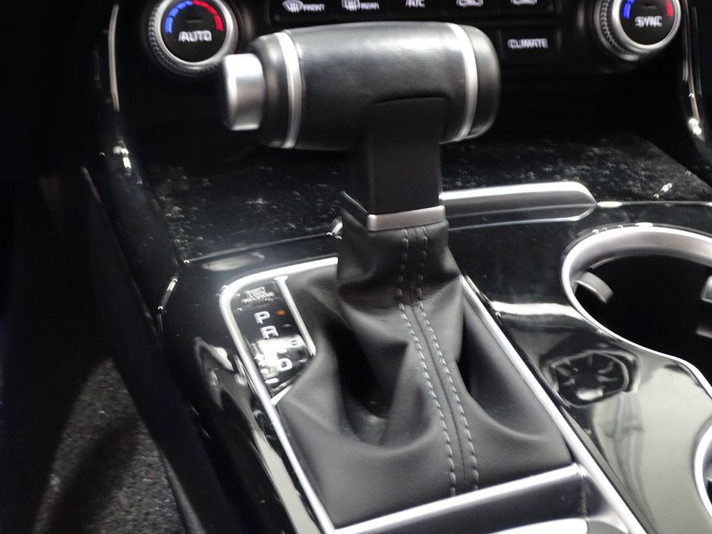 Vehicle image 23 of 39