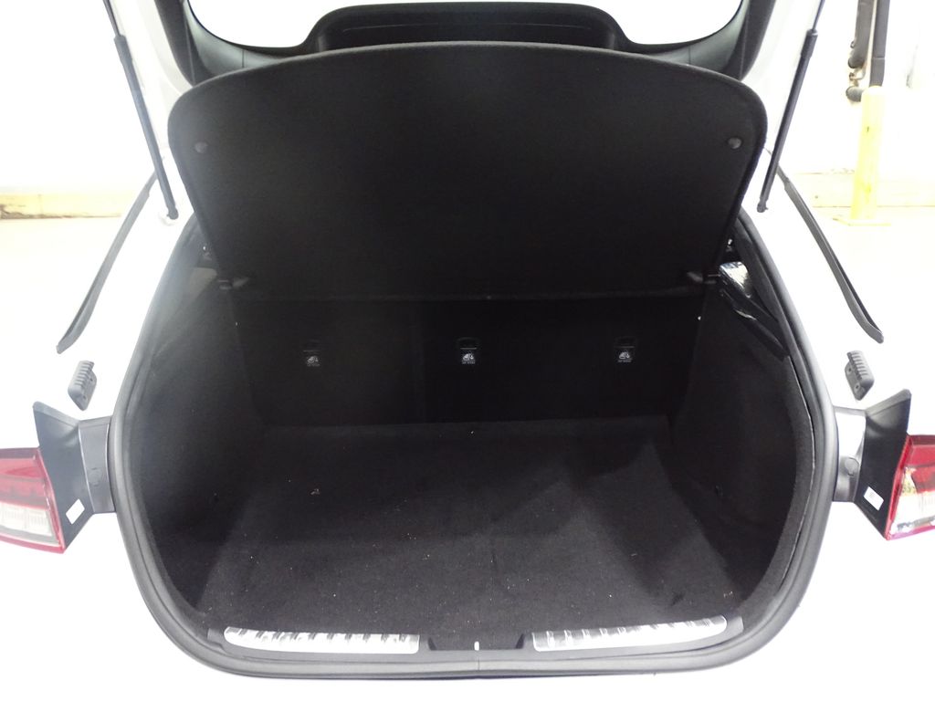 Vehicle image 8 of 39