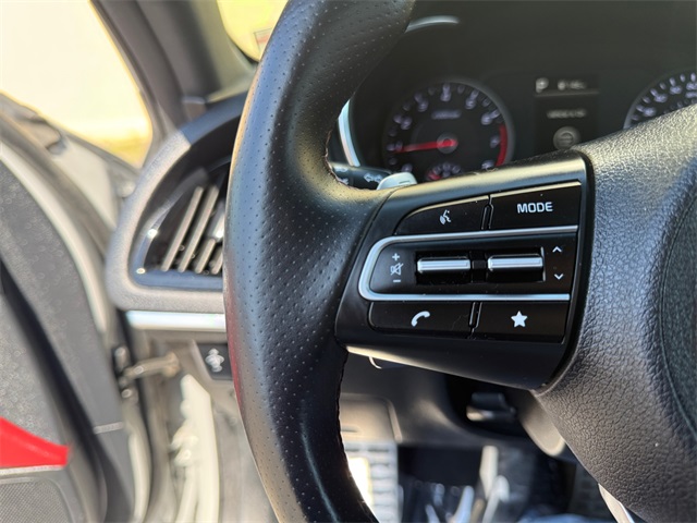 Vehicle image 21 of 27