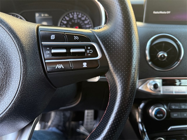 Vehicle image 22 of 27
