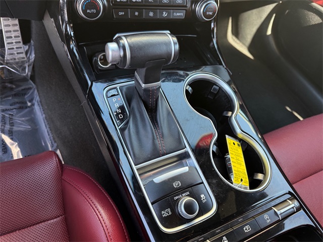 Vehicle image 16 of 27