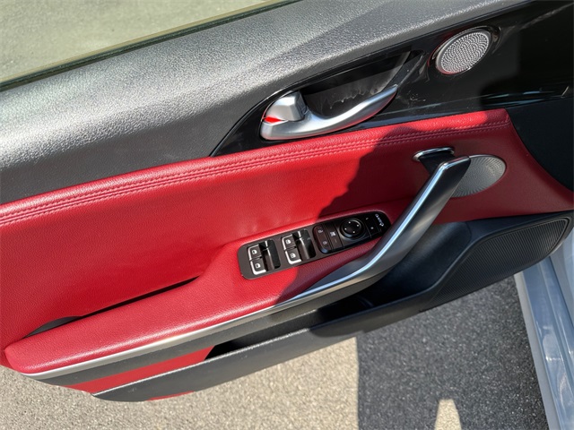 Vehicle image 15 of 27