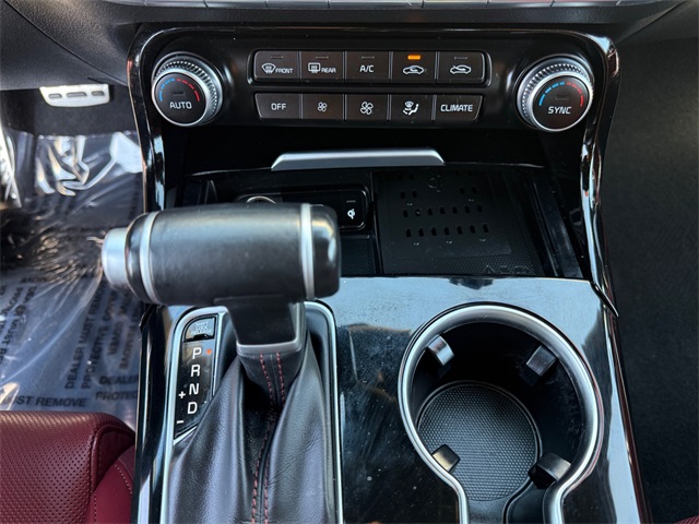 Vehicle image 17 of 27