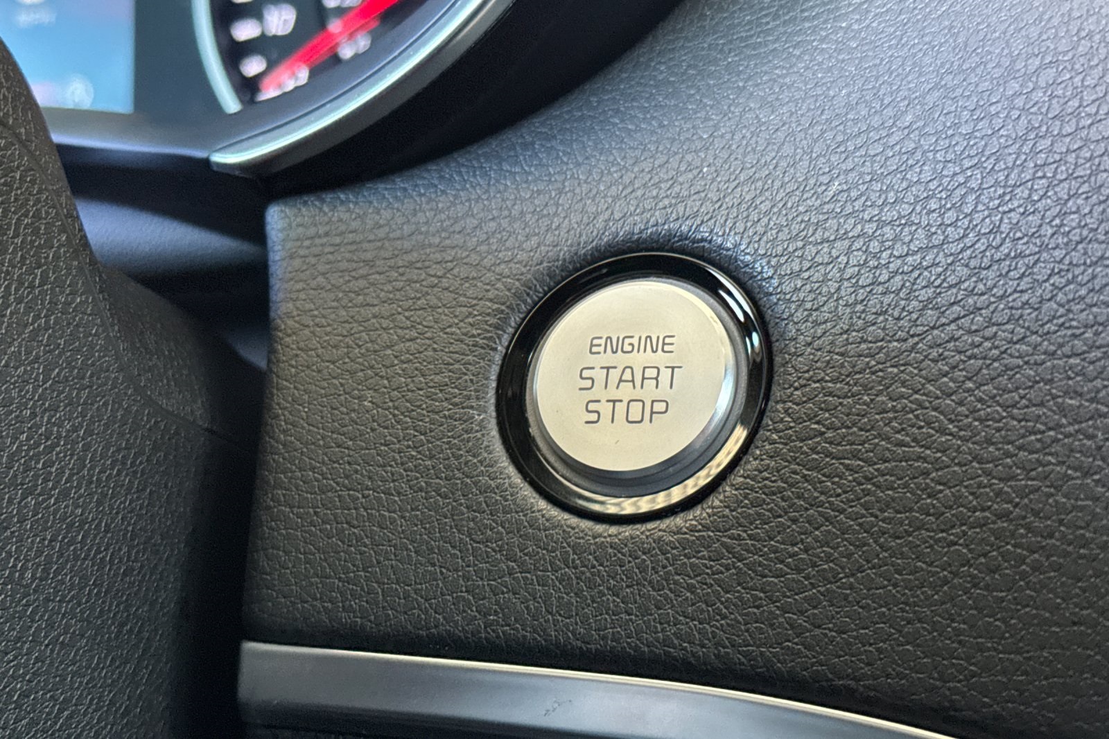 Vehicle image 33 of 61