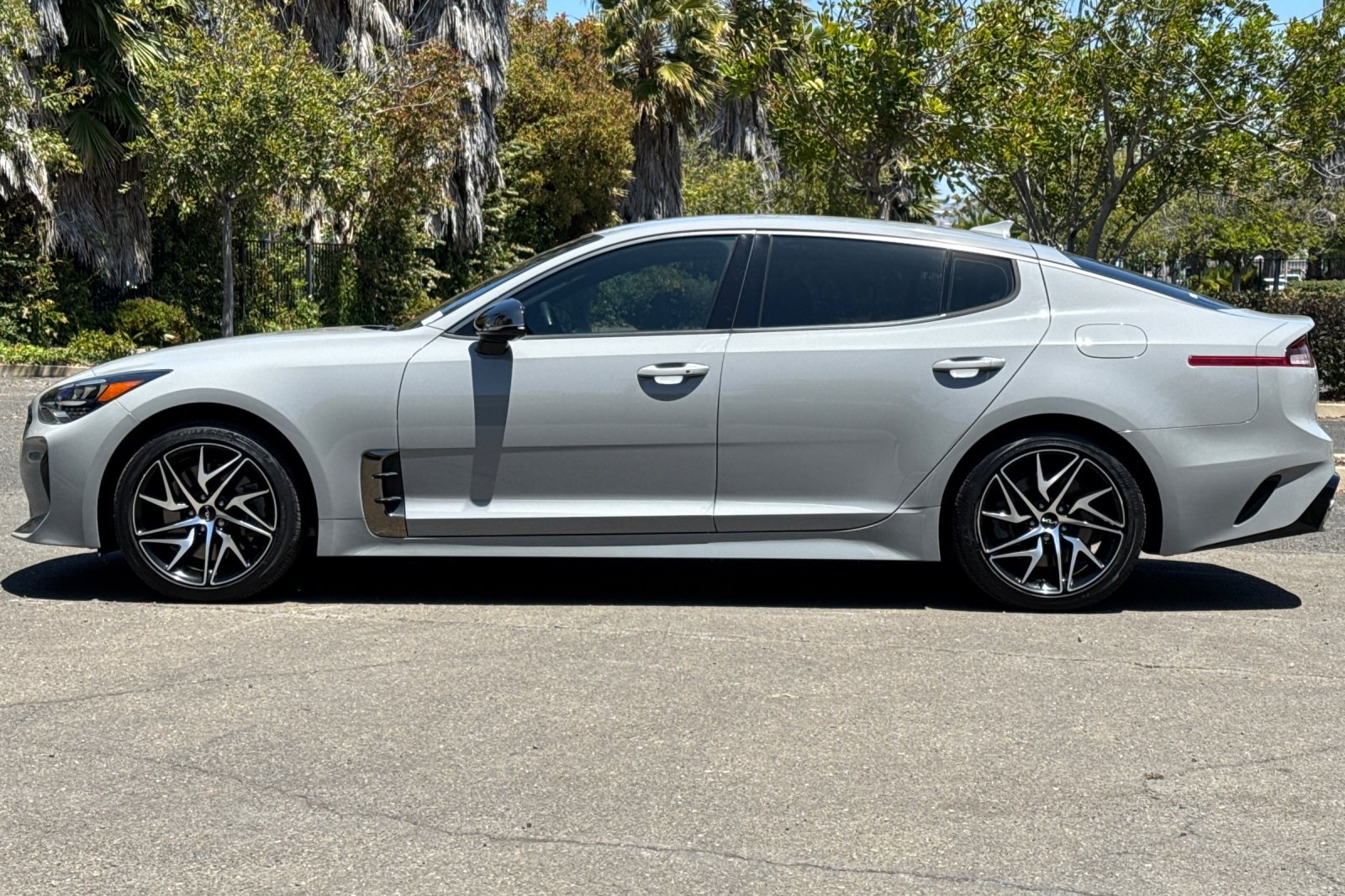 Vehicle image 8 of 61