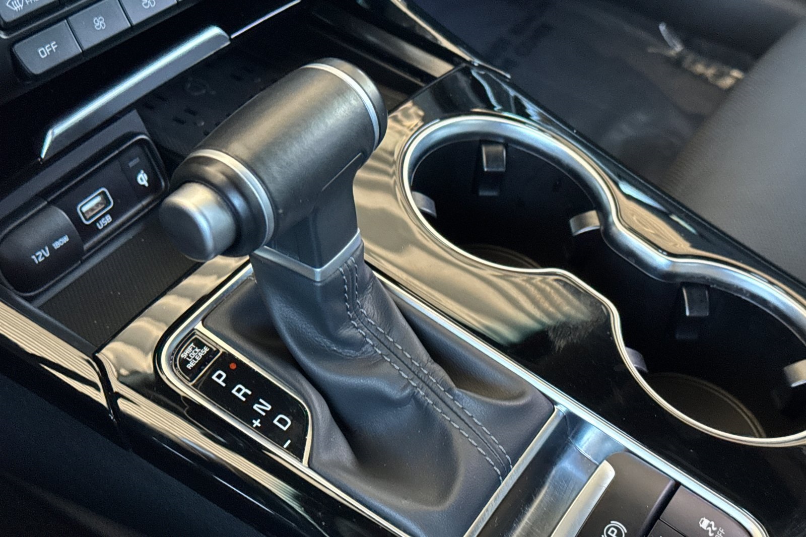 Vehicle image 32 of 61
