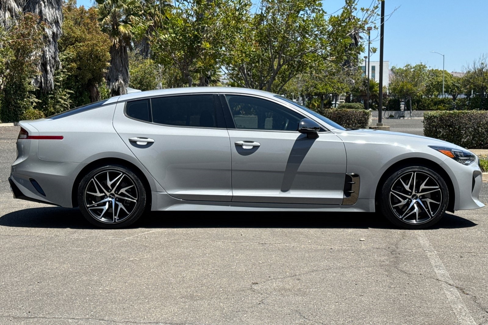 Vehicle image 4 of 61