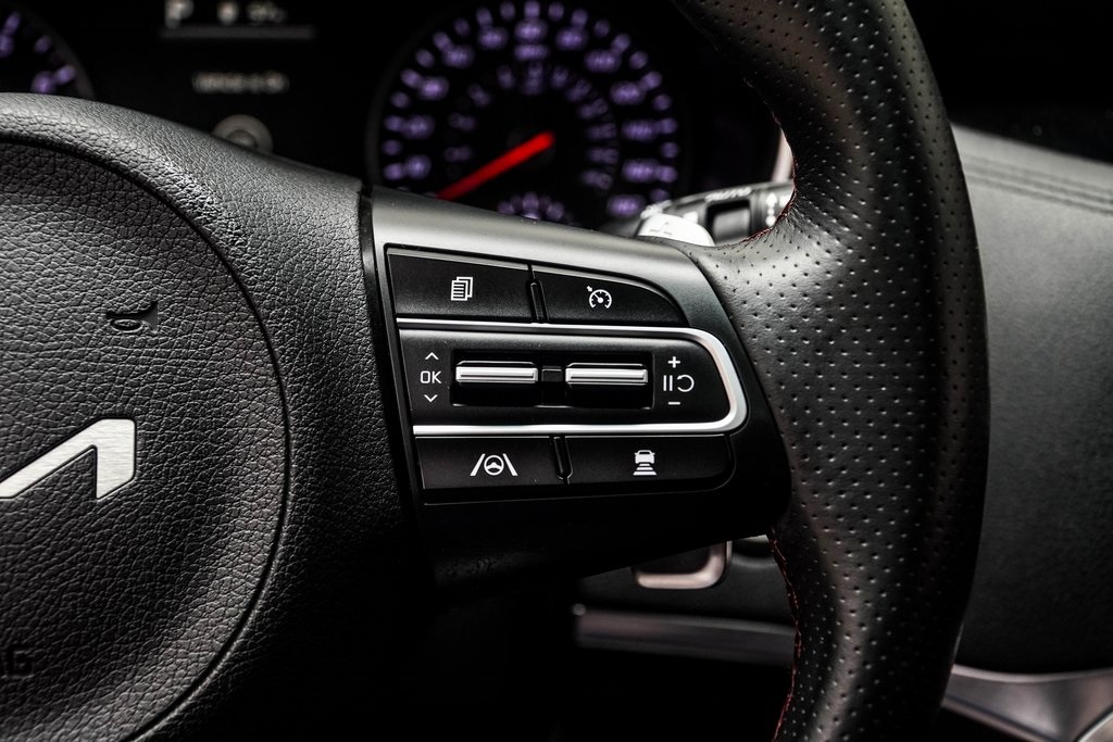 Vehicle image 36 of 39