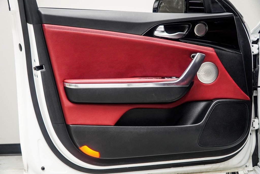 Vehicle image 24 of 39