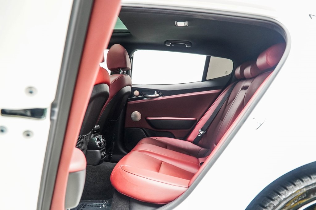 Vehicle image 15 of 39