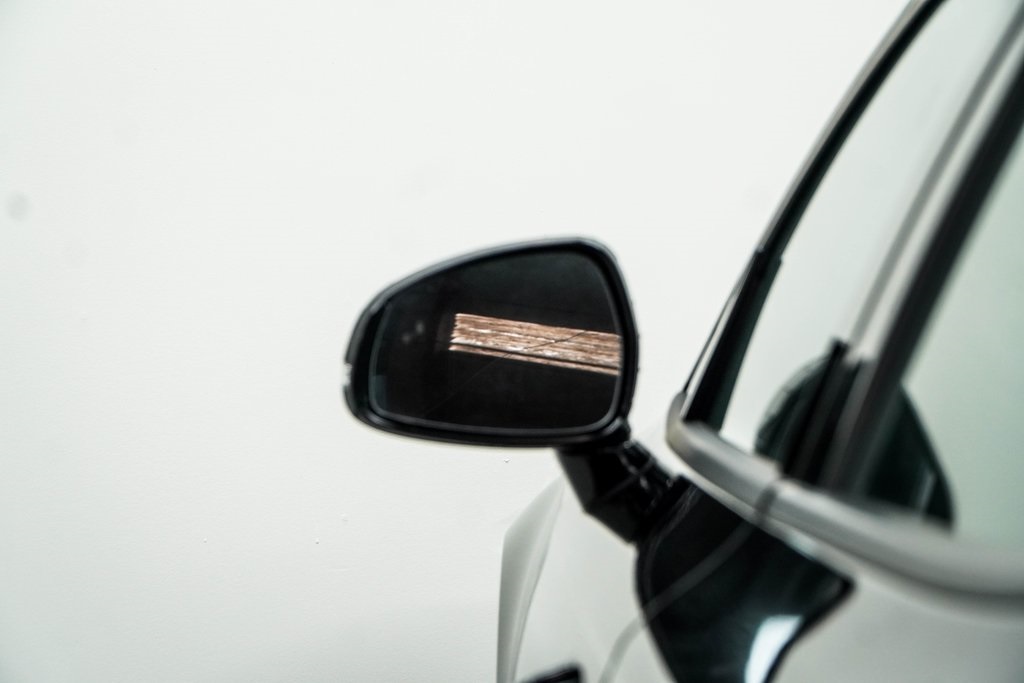 Vehicle image 46 of 50
