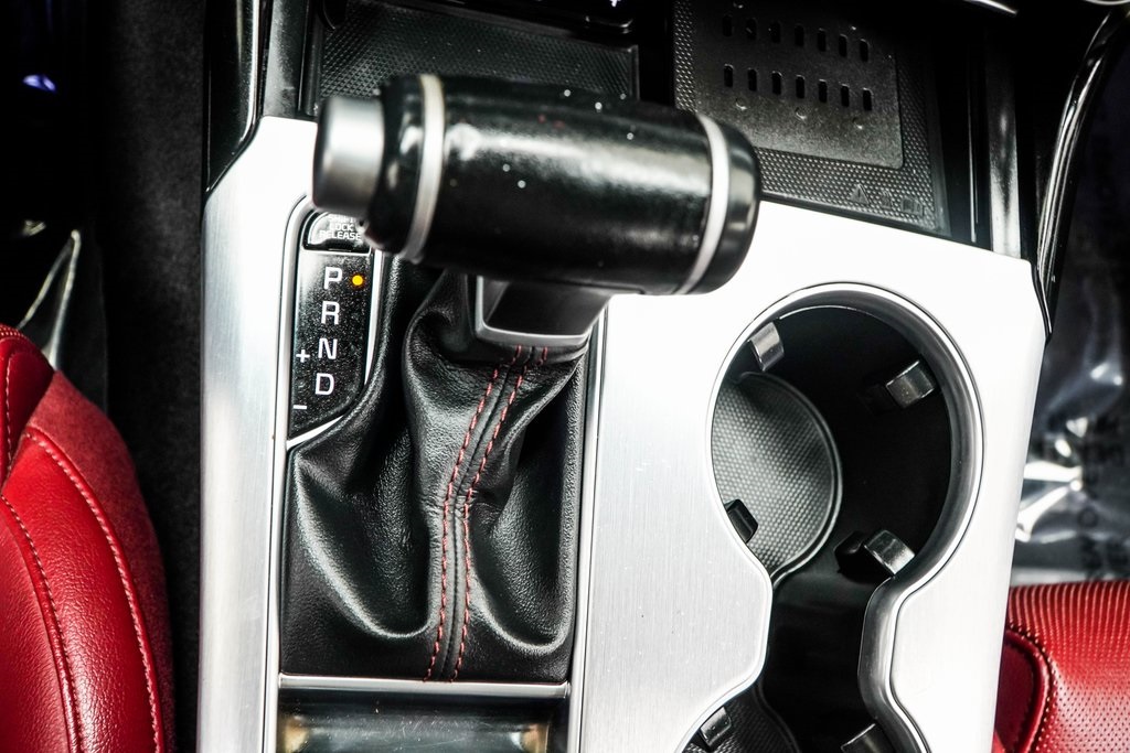 Vehicle image 23 of 50