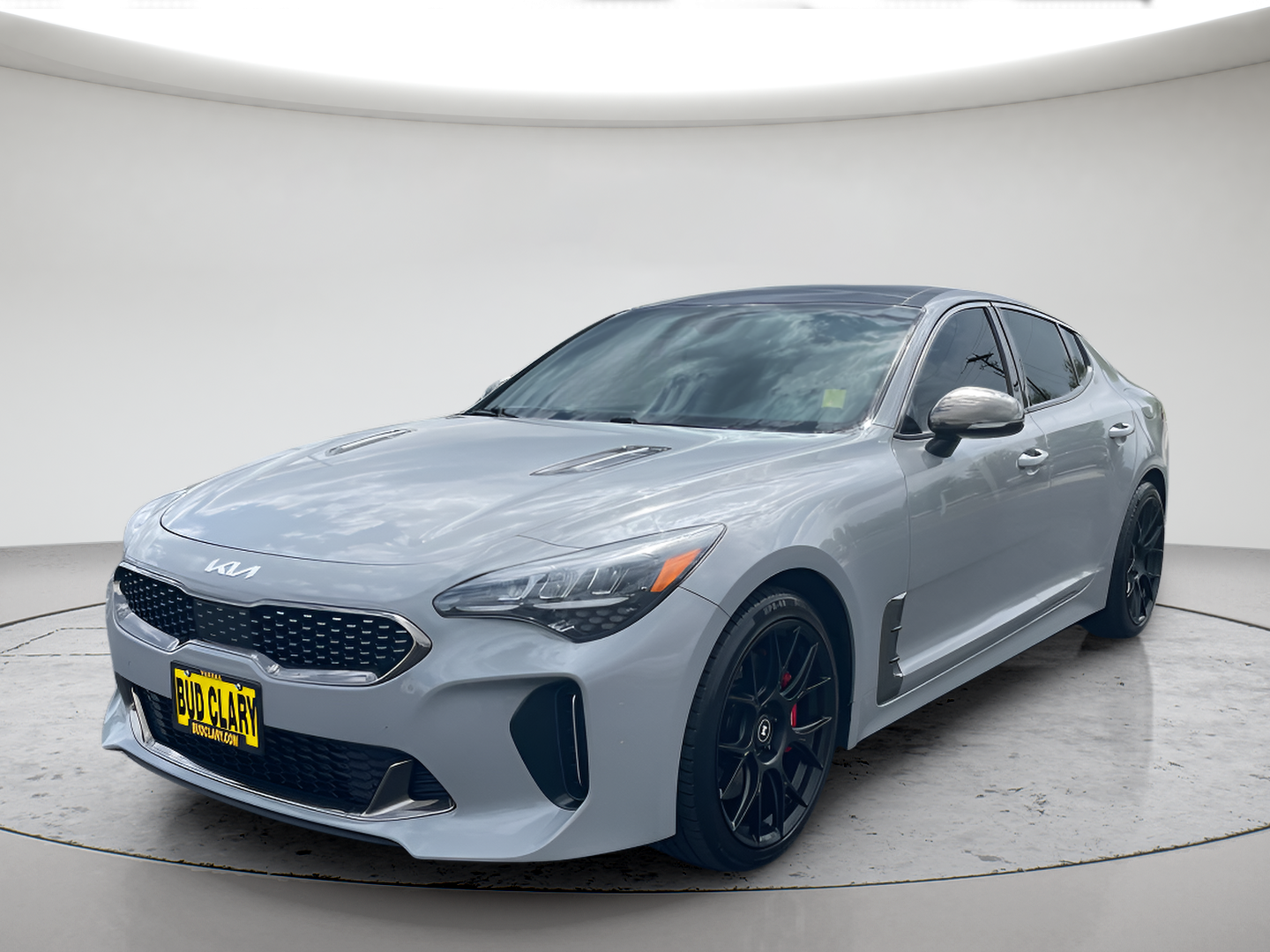 2022 Kia Stinger GT1 Image 1 of 27
