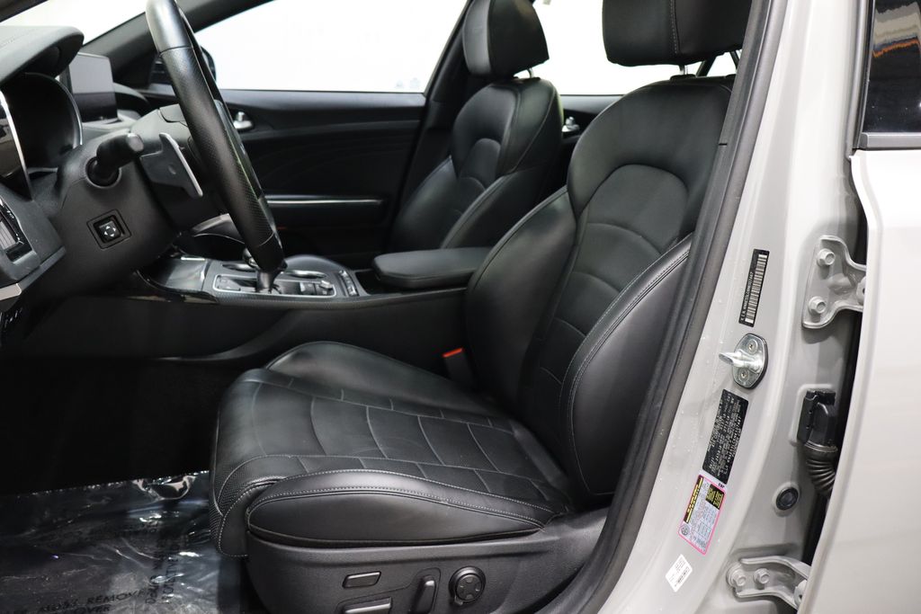 Vehicle image 11 of 45