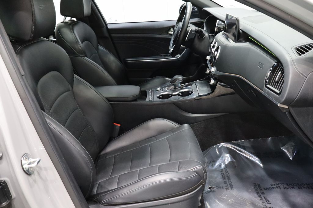 Vehicle image 14 of 45